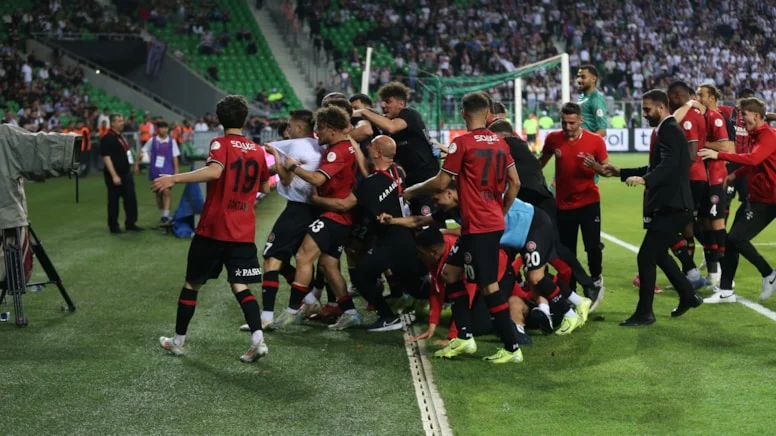 Süper Lig’e yükselen son takım belli oldu