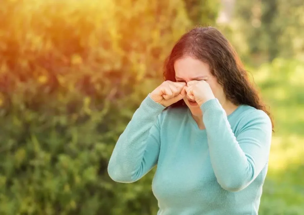 Yaz aylarında gözlerinizi alerjenlerden koruyun