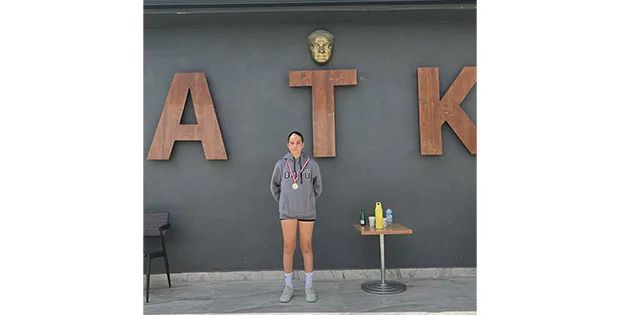 Türkiye Tenis Federasyonu Prof.Dr.Güntekin Köksal 12 Yaş Hafta Sonu Turnuvası Şampiyonu Defne Dikici