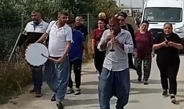 Mersin’de Yürek Burkan Gelenek: Davul Zurnalı Cenaze: 