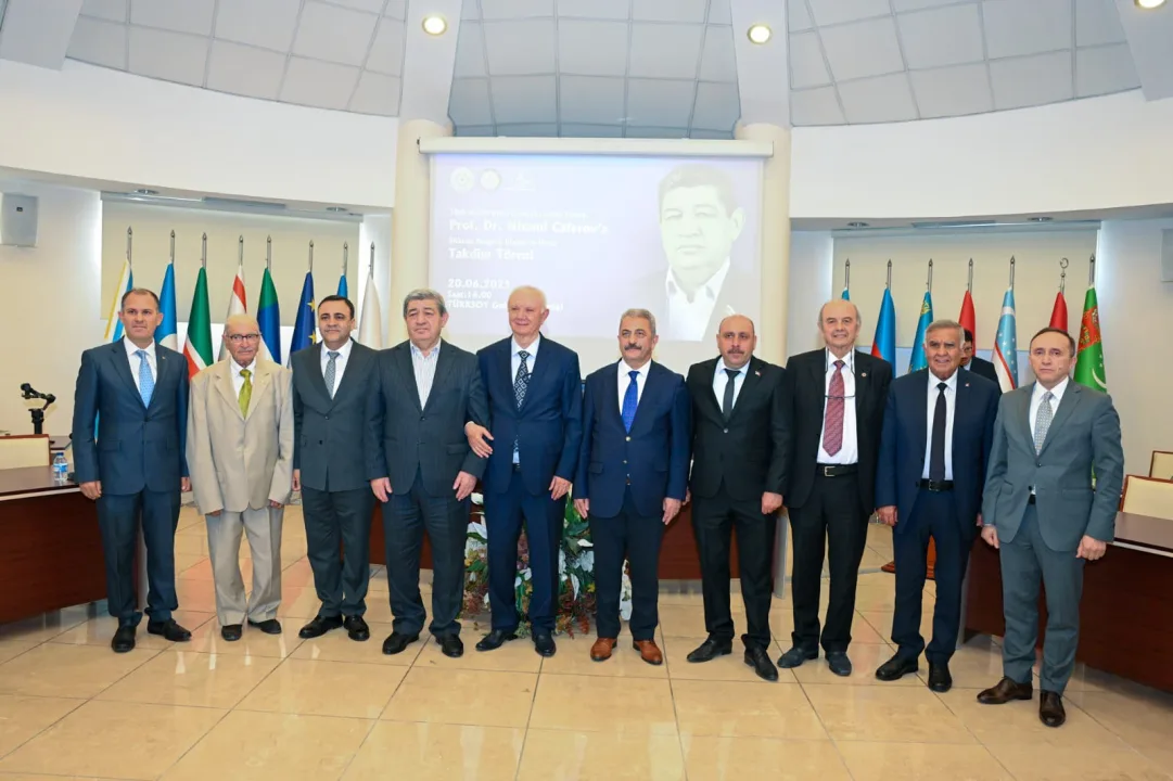 TÜRKSOY, Prof. Dr. Nizami Caferov’u Türk Kültürüne emsalsiz katkılarından dolayı onurlandırdı