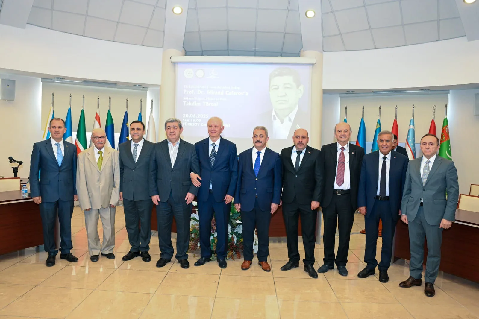 TÜRKSOY, Prof. Dr. Nizami Caferov’u Türk Kültürüne emsalsiz katkılarından dolayı onurlandırdı