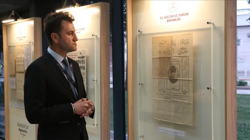 Atatürk’ün Samsun’a ikinci gelişini aynı başlıkla duyuran 5 gazetenin ortak nüshası sergileniyor