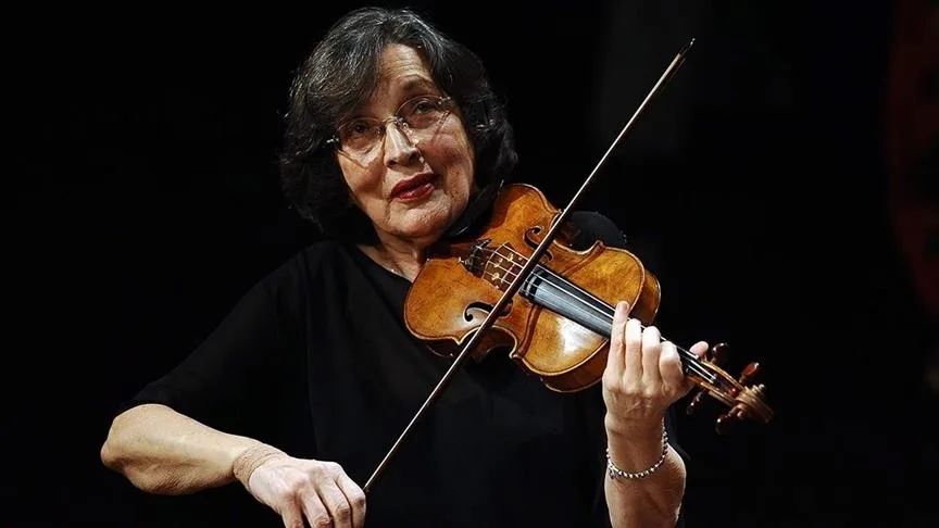 Kemanın usta ismi: Suna Kan