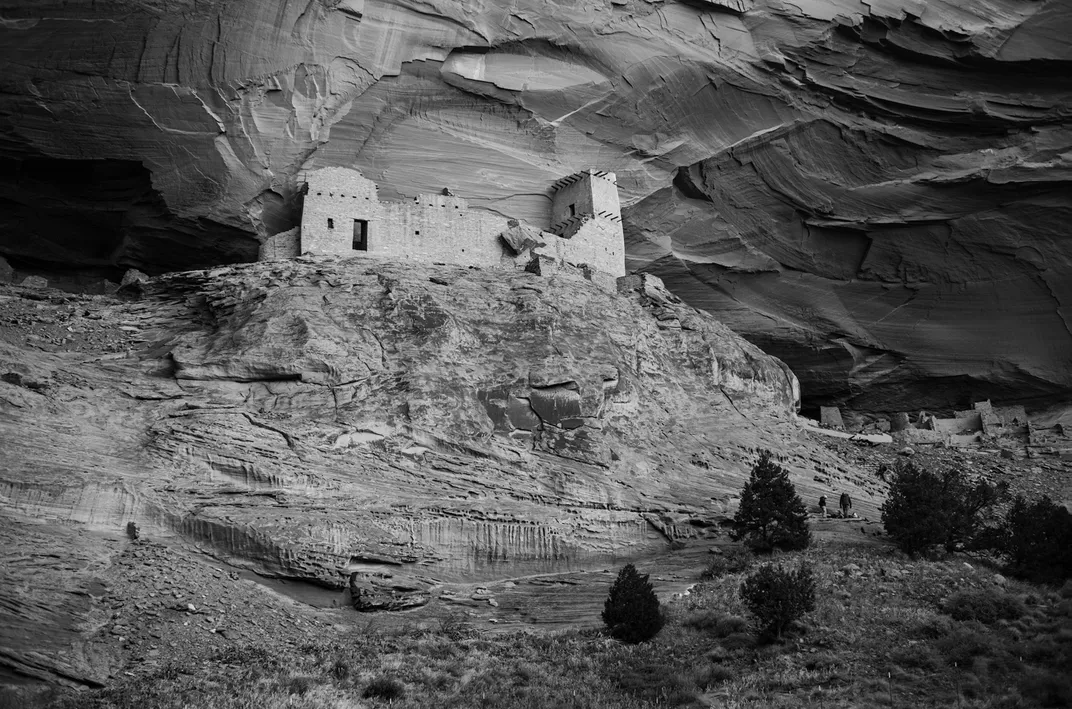 Yüzyıllar boyunca yerli halk bu çöl kanyonlarında yaşadı