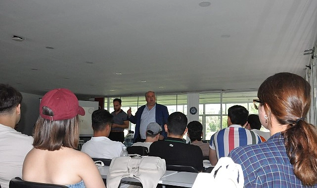 EÜ’de “Sürdürülebilir Yarınlar İçin Yenilenebilir Enerji Buluşması” yapıldı