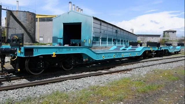 UAIS tipi askeri araç taşıma vagonları göreve hazırlanıyor