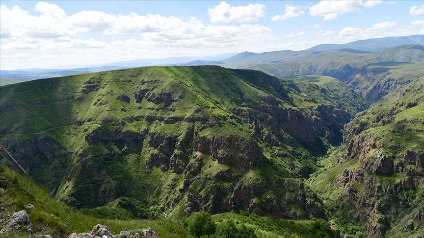 Tarih ve doğanın buluştuğu Şeytan Kalesi seyir terasından izlenecek