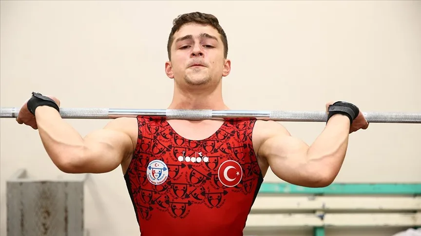 Milli halterci Muammer Kurt’un hedefi Madrid’den altın madalyayla dönmek