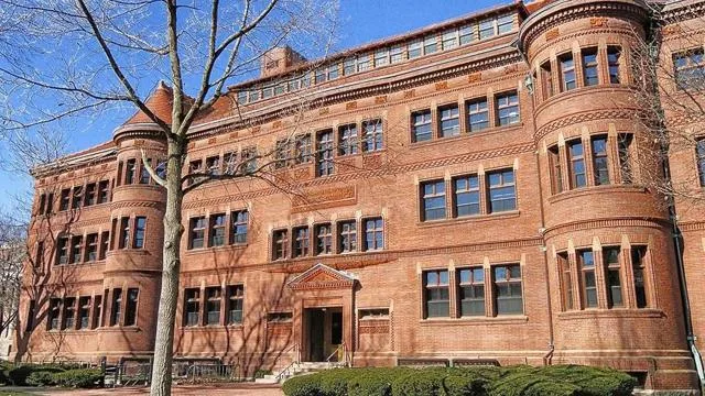 Trump’tan Harvard’a misilleme: Yabancı öğrenci vizeleri askıya alındı