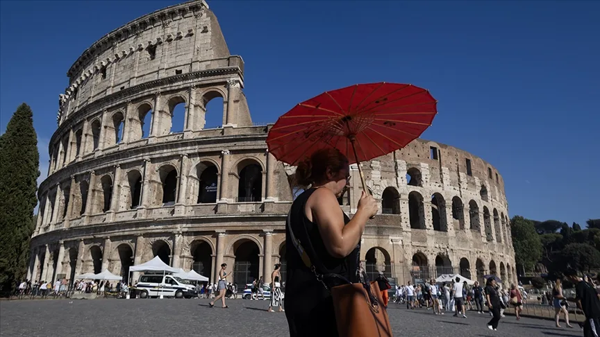 İtalya’da aşırı sıcaklar nedeniyle birçok kent için “kırmızı” alarm verildi