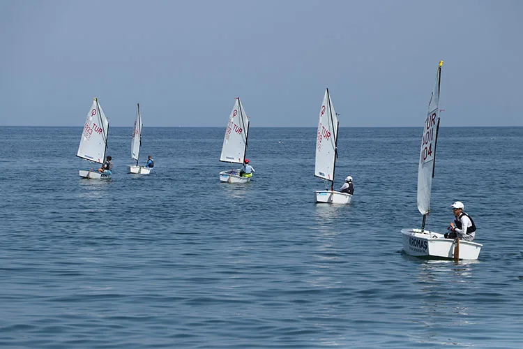 Tekirdağ’da sporcular mavi sularda milli takıma yelken açıyor