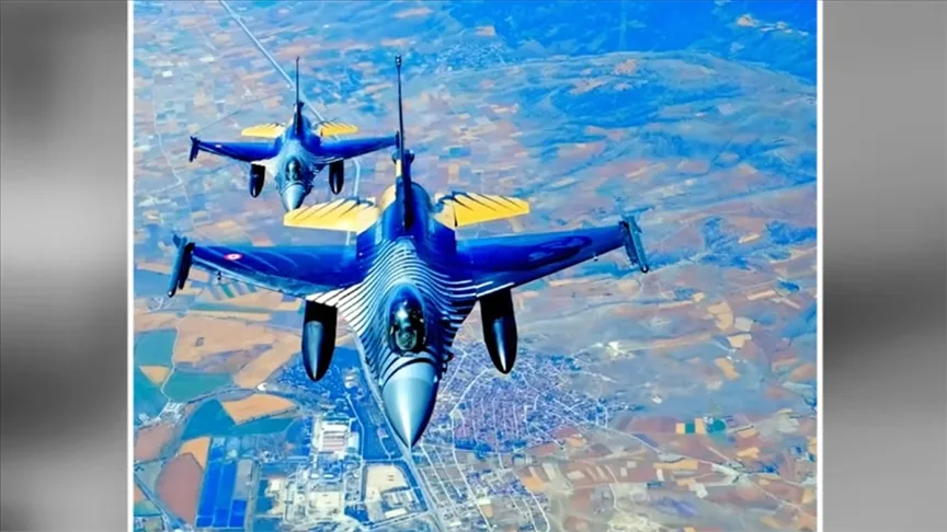 SOLOTÜRK, gösteri uçuşu yapacağı Polonya’ya havada iki yakıt ikmali yaparak ulaştı