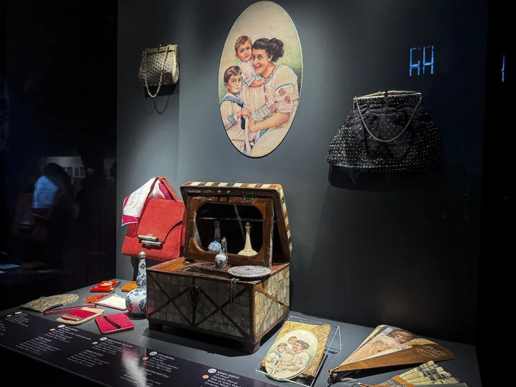 “Bir Tutkunun Peşinde: Leyla Asım Turgut” sergisi Sultanahmet’te açıldı