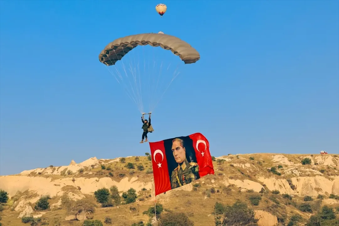 Jandarma teşkilatının 186. yılında JÖAK timi Kapadokya semasında