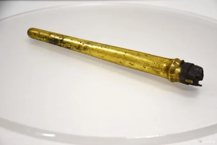 Japonya’nın Tanrılar Adası’ndan 1100 Yıllık Altın İşlemeli Ritüel Mızrakta Ortaya Çıkan Karmaşık Tasarım