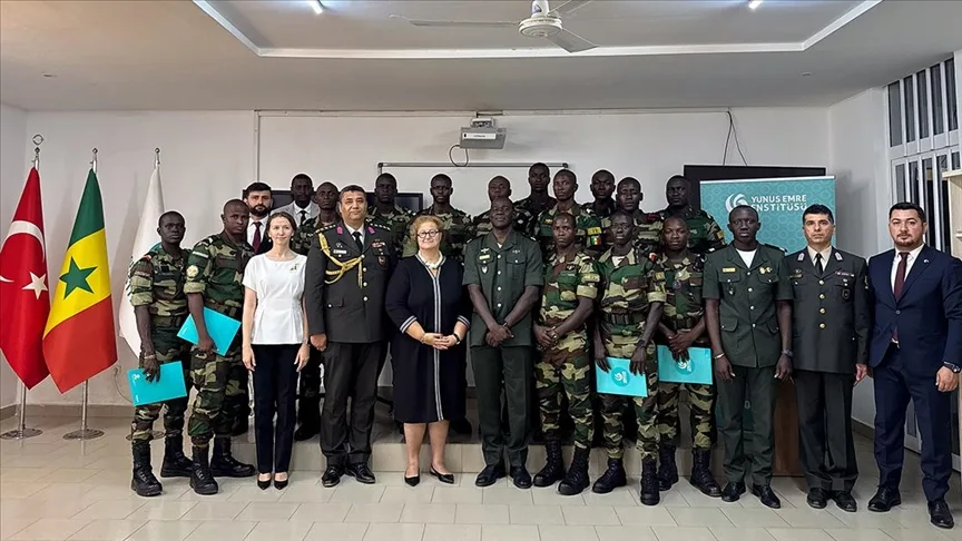 Senegalli askerler Türkçe diplomalarını aldı