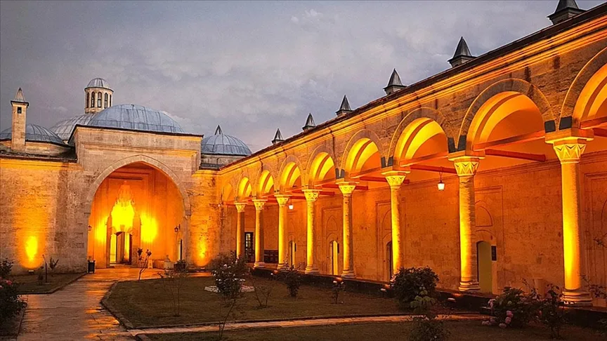 Sultan II. Bayezid Külliyesi Sağlık Müzesi geceleri de ziyaretçilerini ağırlayacak