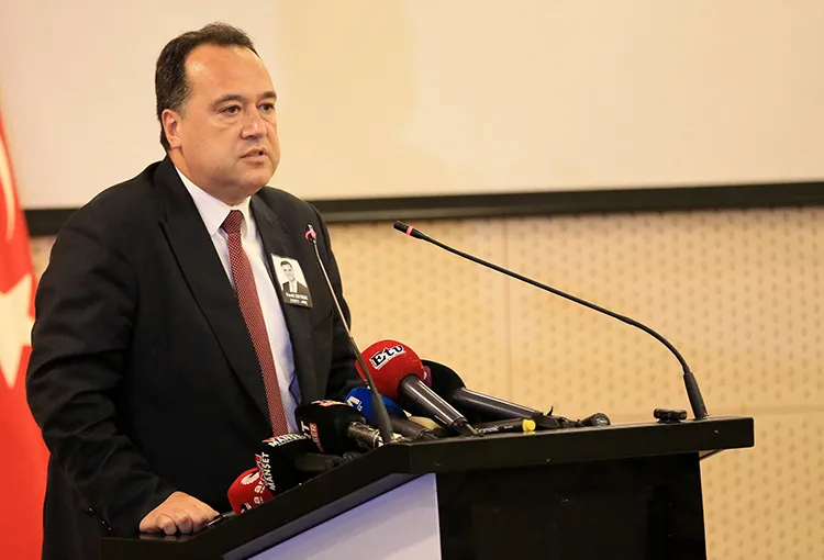 Ferdi Zeyrek’in vefatının ardından Manisa Büyükşehir Belediye Başkanlığına Besim Dutlulu seçildi