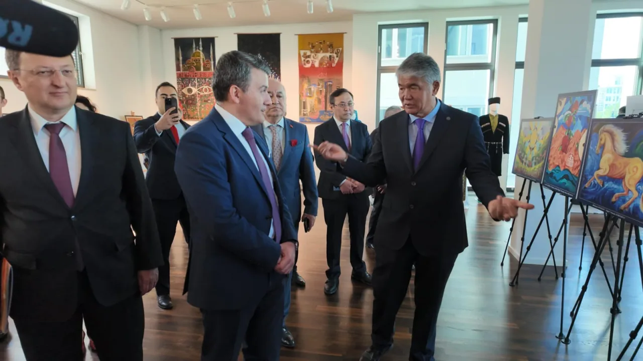 Berlin’de Türk Dünyası’nın sanatı ve zanaatı sergilerle buluştu