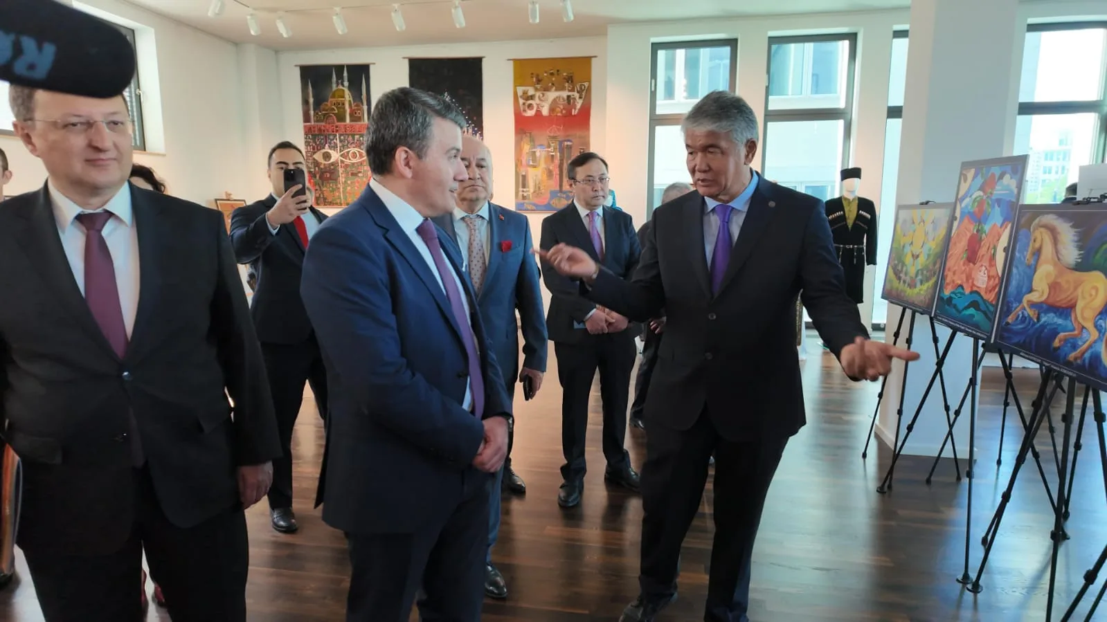 Berlin’de Türk Dünyası’nın sanatı ve zanaatı sergilerle buluştu