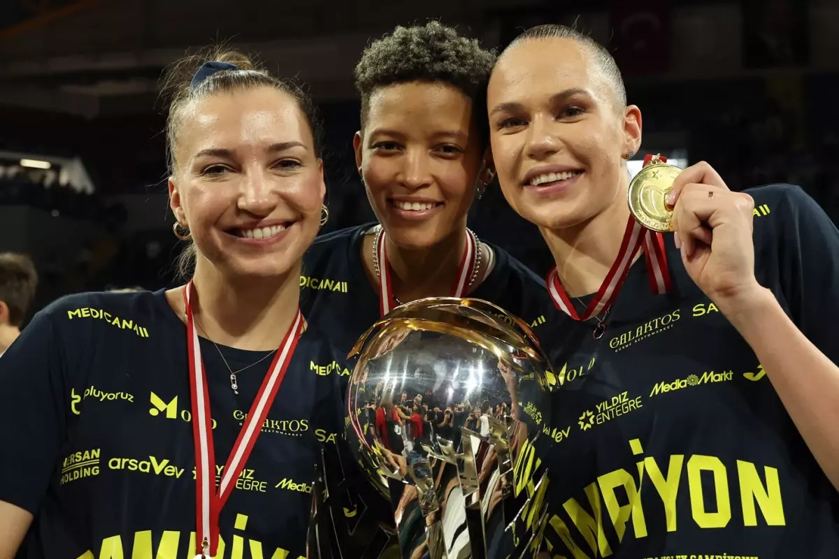 Fenerbahçe’de 7 ayrılık üst üste açıklandı