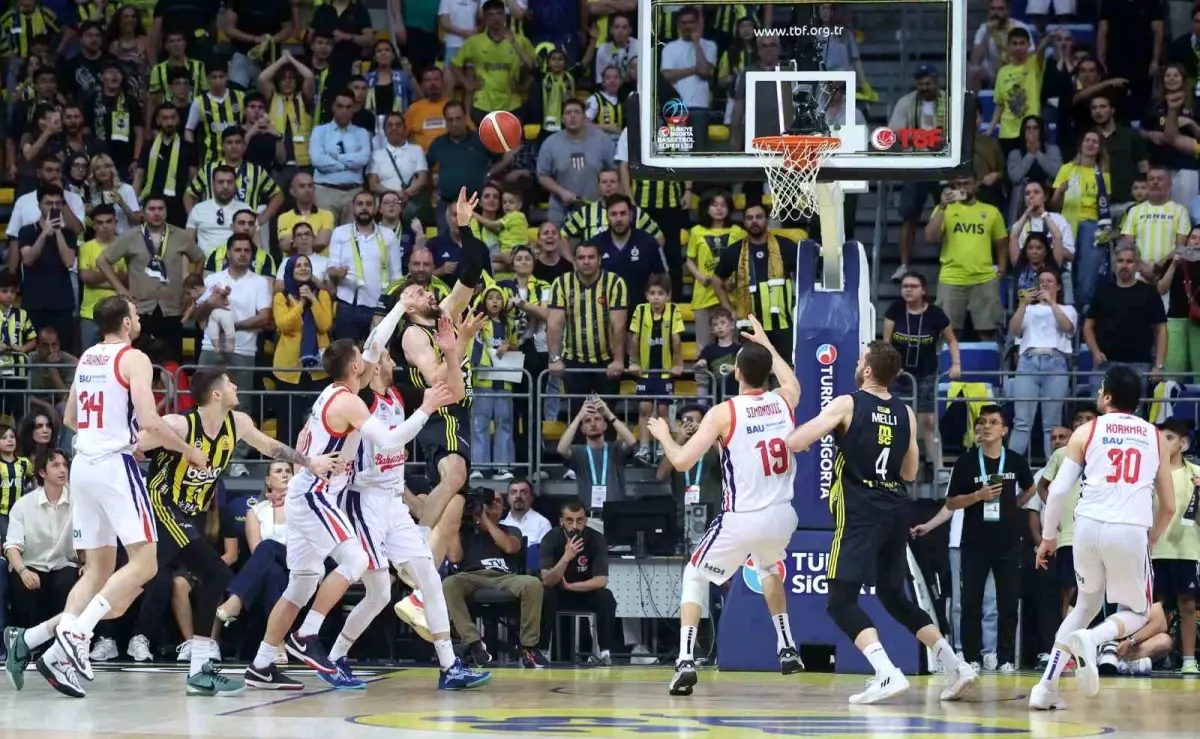 Fenerbahçe, Play-off’ta 2-0 Öne Geçti