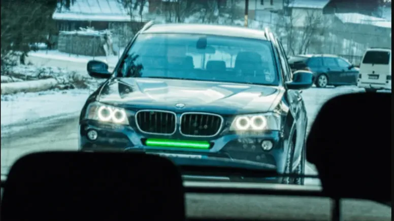 Araçların önüne yeşil fren lambası geliyor