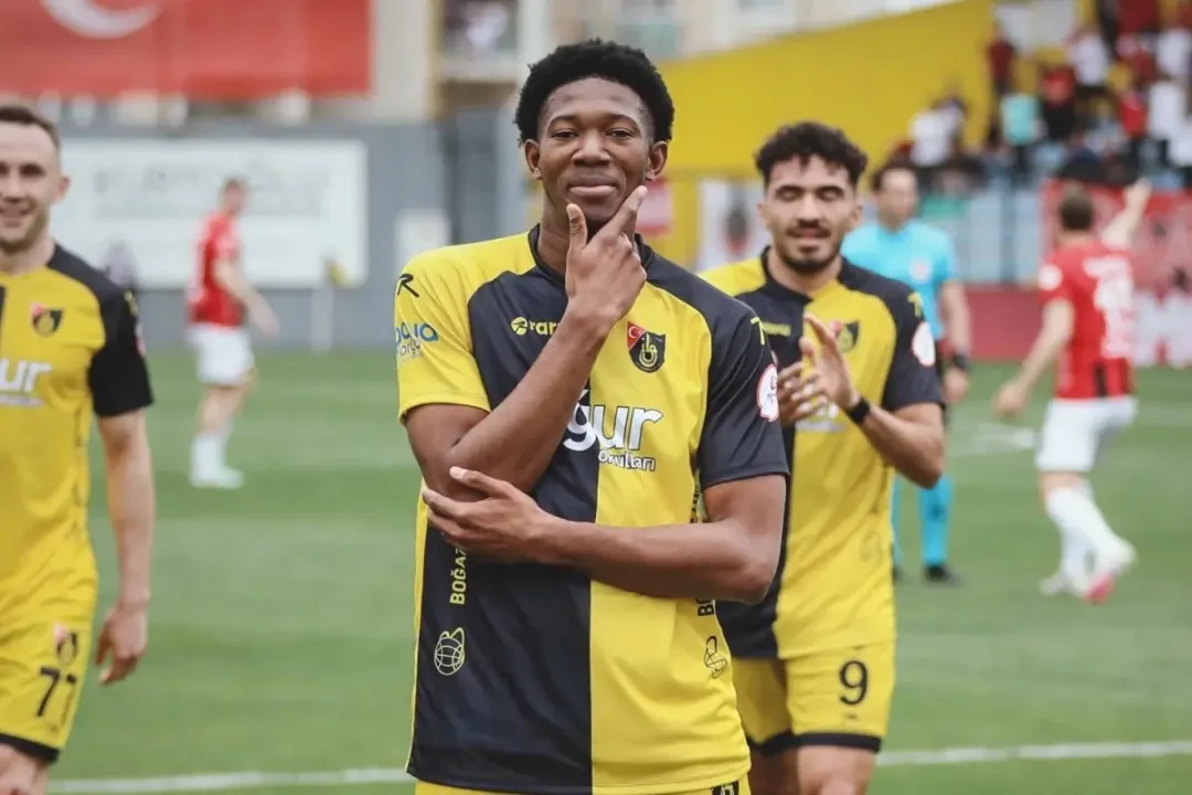 1. Lig tarihine geçen transfer! İstanbul’a üniversite okumaya geldi, Feyenoord’a transfer oldu