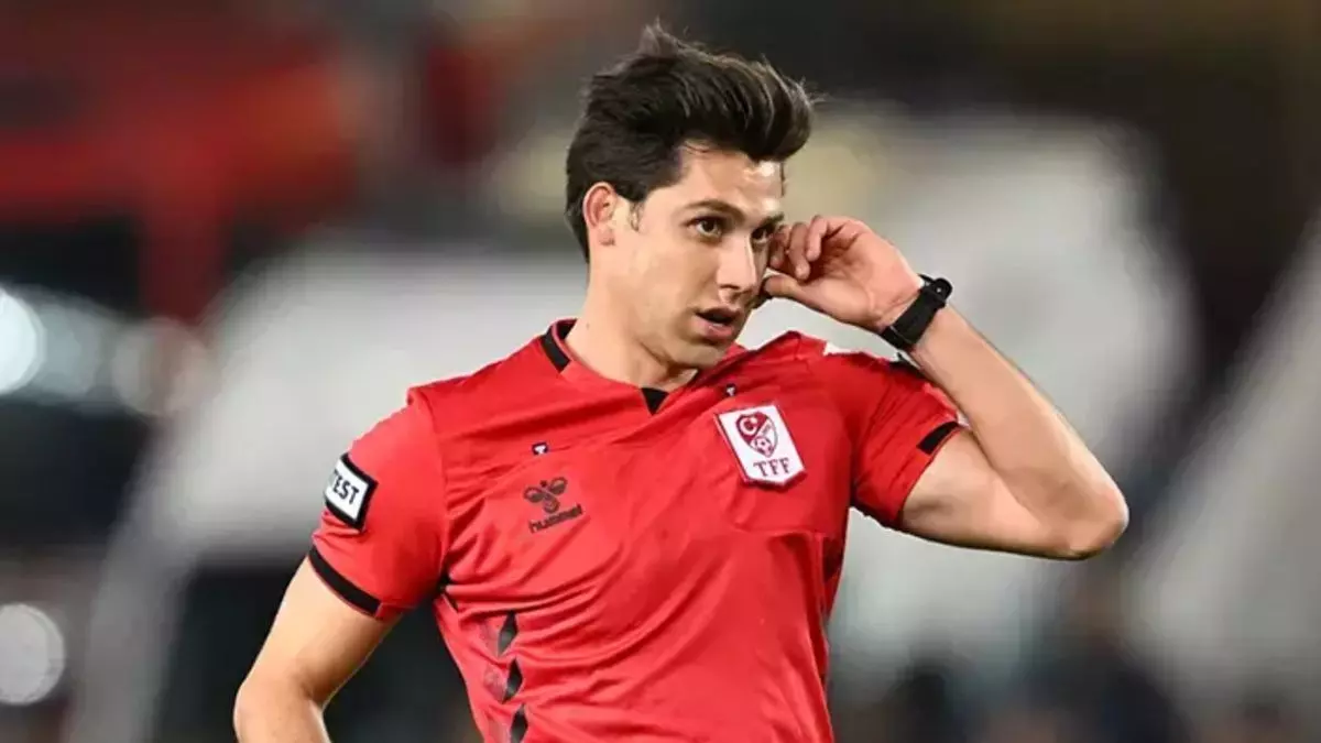 Türk hakemden Avrupa’yı karıştıran hata! VAR olmayan maçta VAR kararı verdi