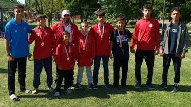 Minik Güreşçiler Türkiye Şampiyonası’na Katılma Hakkı Kazandı