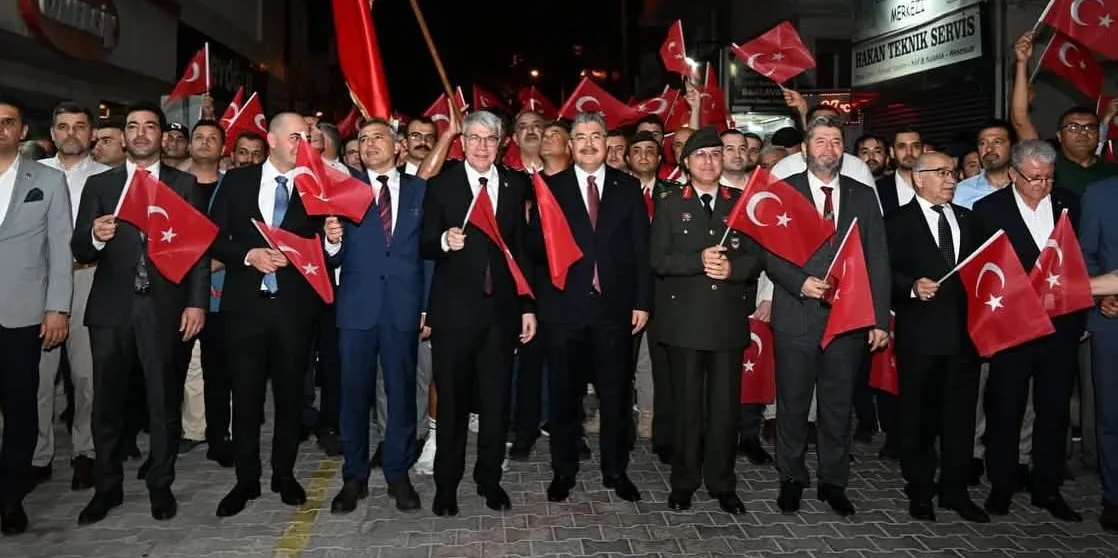 Osmaniye’de 15 Temmuz Gecesi Coşkuyla Kutlandı