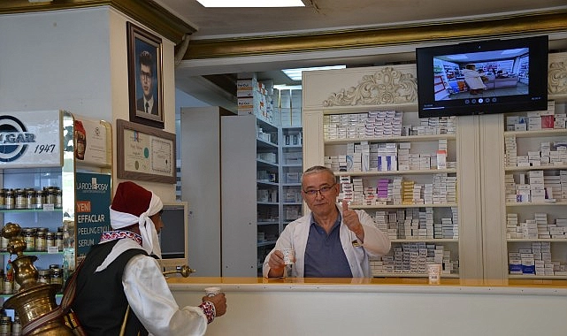 Nevşehir’de Sıcaktan Bunalan Vatandaşlara Limonata İkramı Yapılıyor