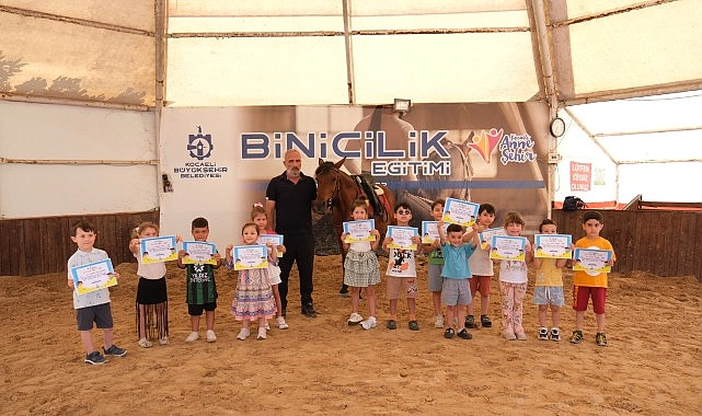 Minik biniciler at sevgisiyle büyüyor