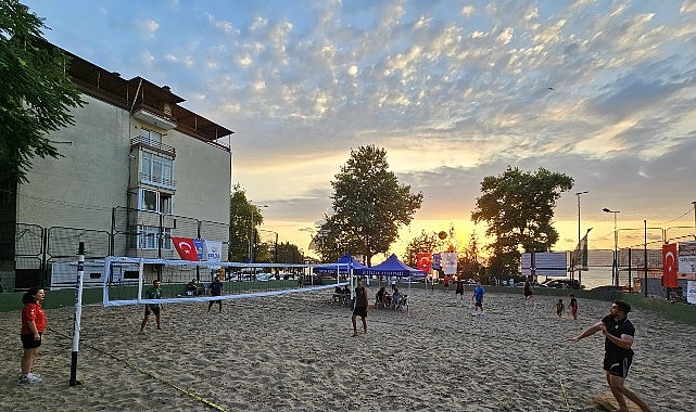 Gölcük’te Her Yıl Şenliğe Dönüşen Turnuva Başladı