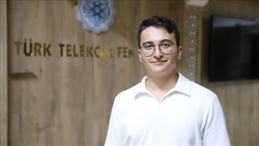 AYT sayısal Türkiye birincisi Serhat Kuruş, başarısını ailesi ve okulunun işbirliğine borçlu