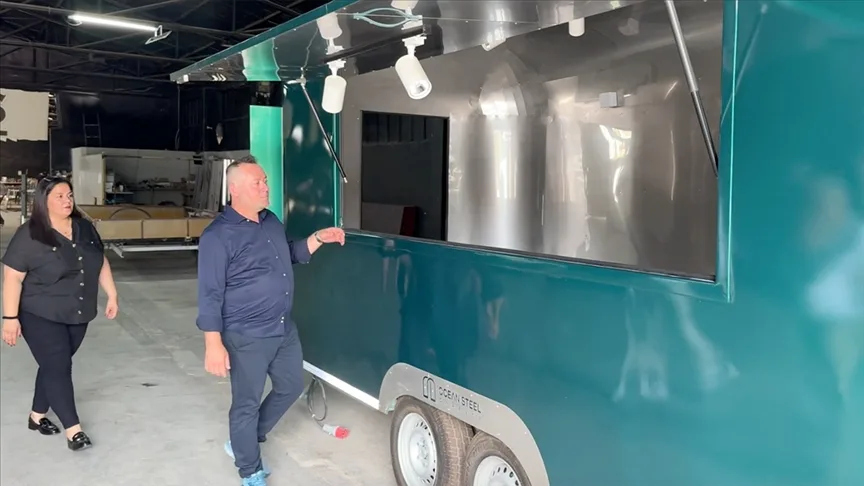 Mühendis çift, girişimcilere ve firmalara iş karavanları üretiyor