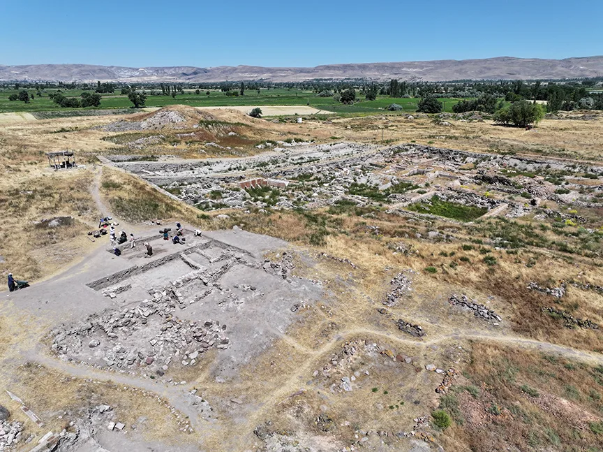 25 ülkeden bilim insanları Kültepe’nin topraklarında tarihin izini sürüyor