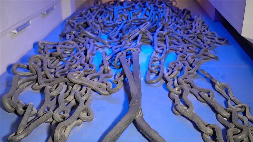 İstanbul’un fethinin sembollerinden “Haliç Zinciri” Harbiye Askeri Müzesi’nde sergileniyor