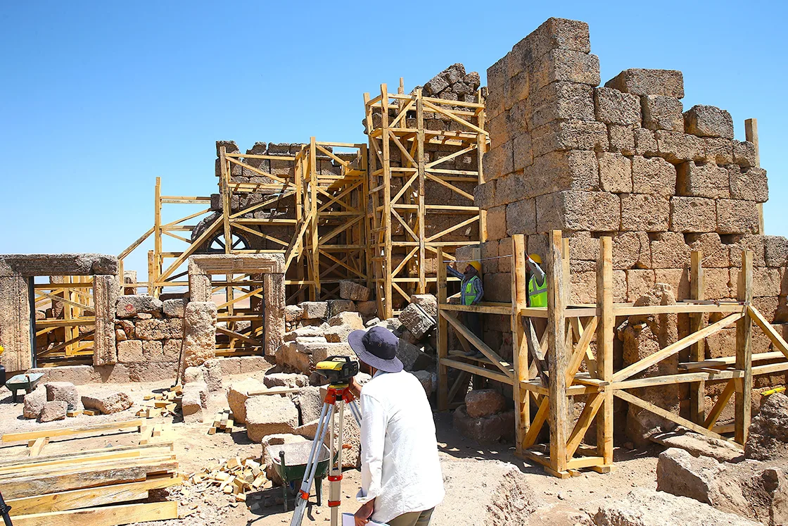 Diyarbakır’da 3 bin yıllık Zerzevan Kalesi’nin restorasyonuna başlandı