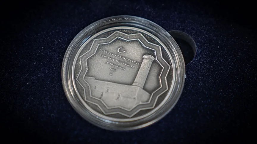 Darphane, Erzurum’daki tarihi Ulu Cami için hatıra parası bastı