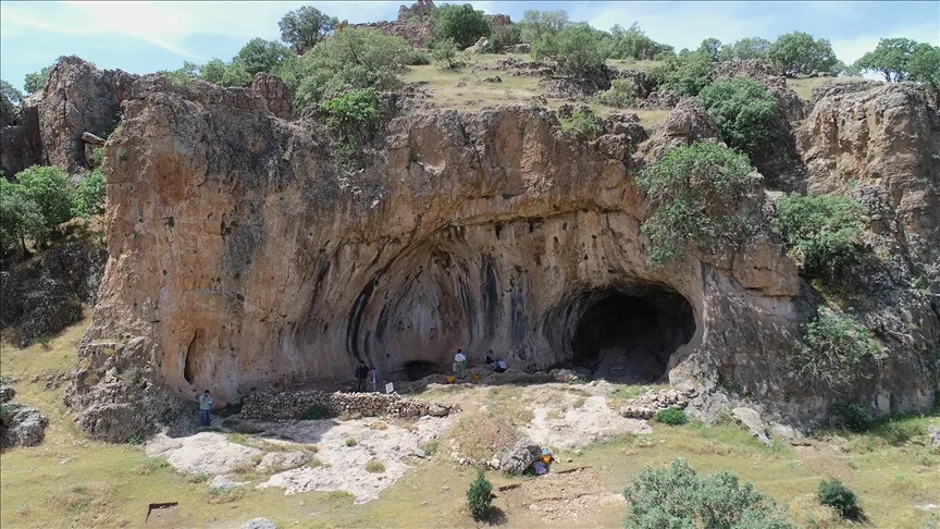 Yaşamın ilk izlerinin araştırıldığı mağarada Paleolitik Çağ’a ait yeni buluntulara ulaşıldı