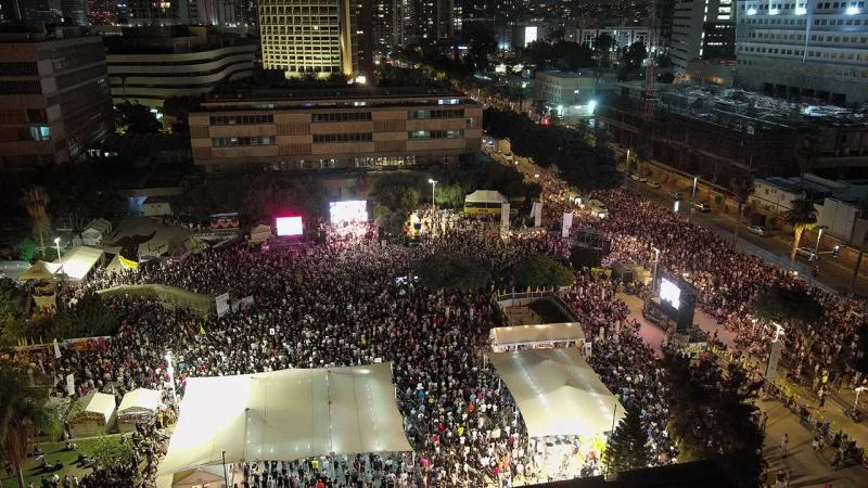 Binlerce İsrailliden Netanyahu’ya tepki: Esir takası ve ateşkes çağrısı