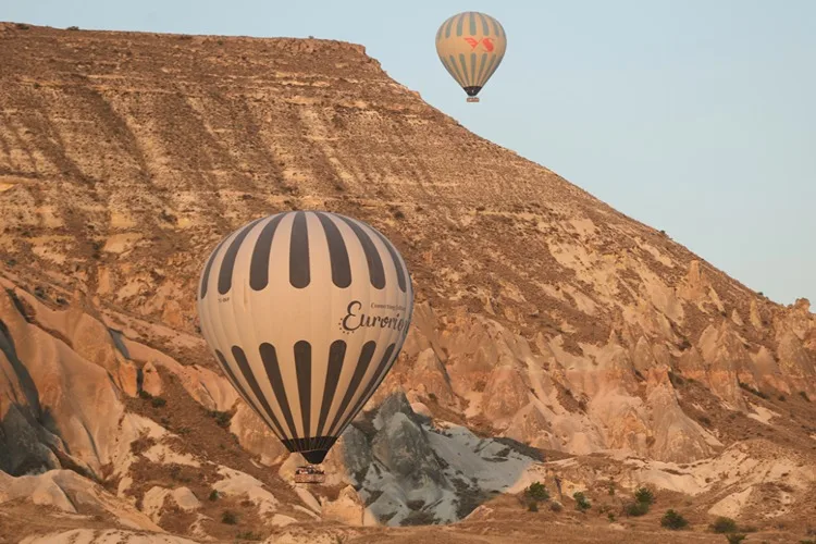 Kapadokya’da yerli ve yabancı turistler bölgeyi gökyüzünden keşfetti