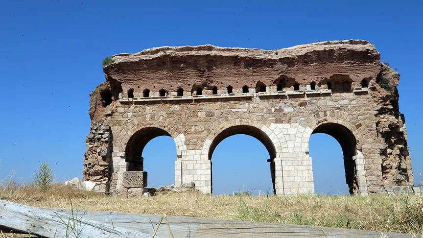 Tralleis Antik Kenti’nin 2 bin yıllık havuzu yeniden suyla buluşacak
