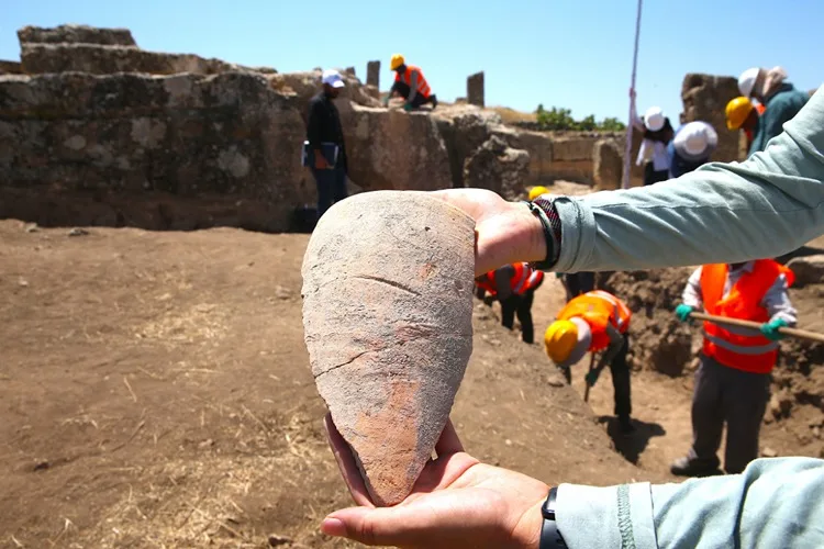 Zerzevan Kalesi’nde 1800 Yıllık Su Sistemi Bulundu: Antik Bir Mühendislik Harikası