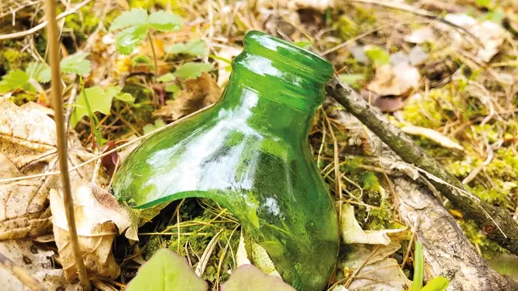 Ormanlara, orman yakınlarına cam atmak saatli bomba koymak gibi!