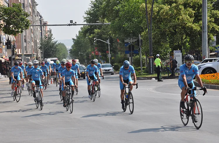 Şehit Ömer Halisdemir Bisiklet Turu’na katılanlar Kütahya’ya ulaştı
