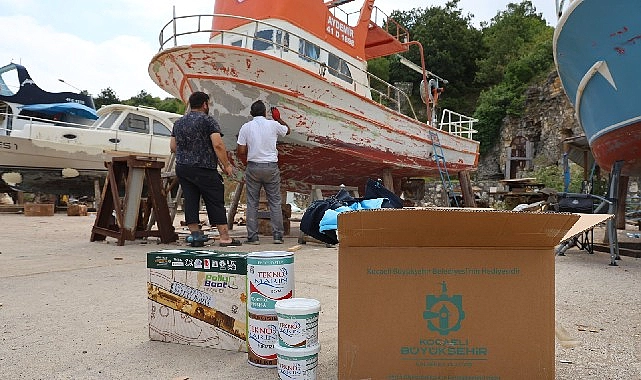 Balıkçılar bereketli bir sezon için teknelerini bakım ve onarımdan geçiriyor