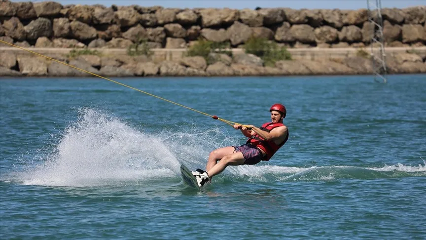 Samsun’daki su kayağı merkezi SUKAY adrenalin tutkunlarını ağırlıyor